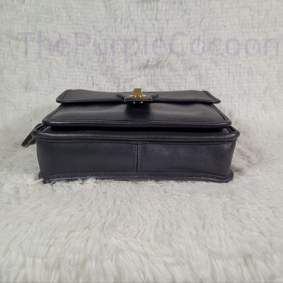 SOLD!!! Navy, Vintage Coach Station Bag #5130 - Picture 5 of 9